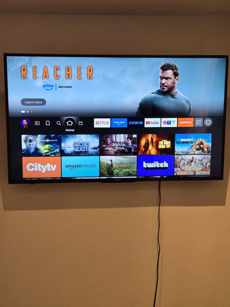 55 inch Smart Toshia TV with bracket - photo 2