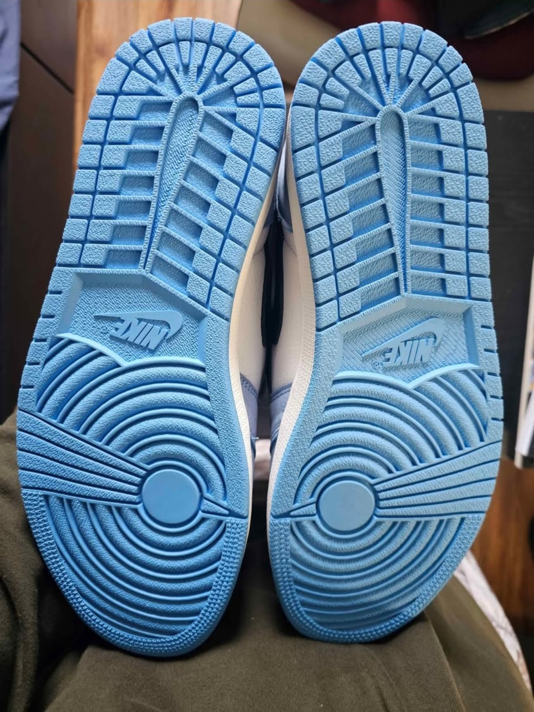 Nike Air Jordan 1 Retro High OG 'University Blue' - photo 4
