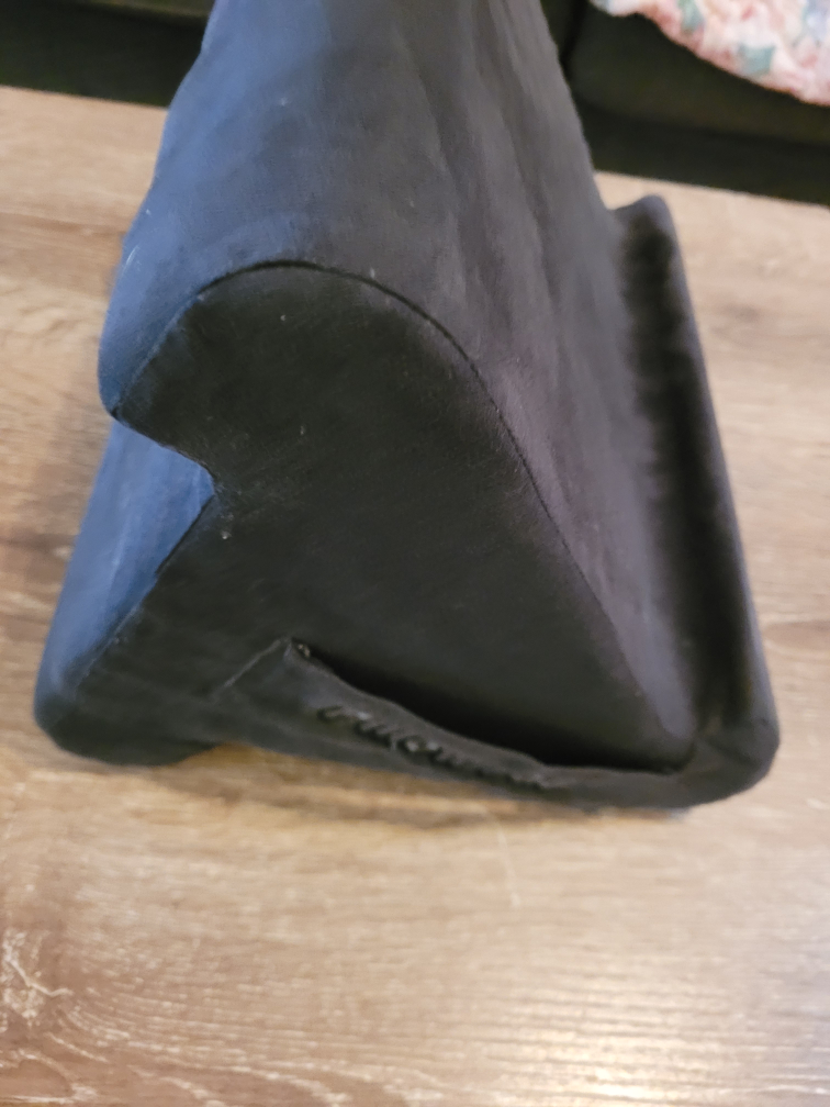 Black Tablet Stand Pillow - photo 3