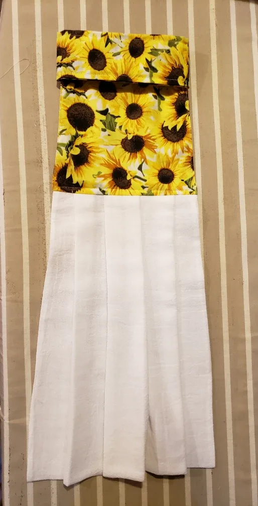 Handmade Hanging Towels image indicator(2)