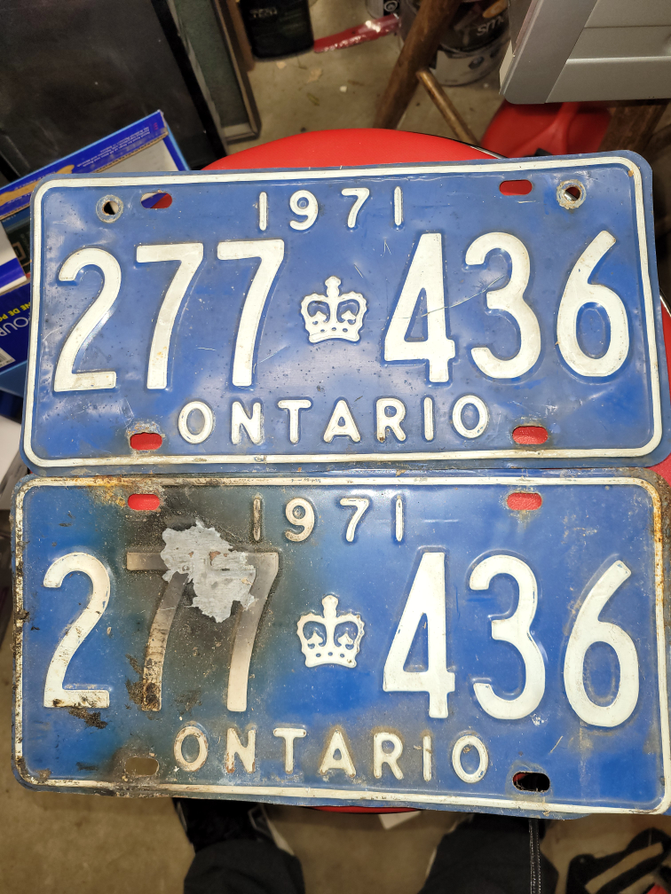 Pair of Vintage 1971 Ontario License Plates 277436