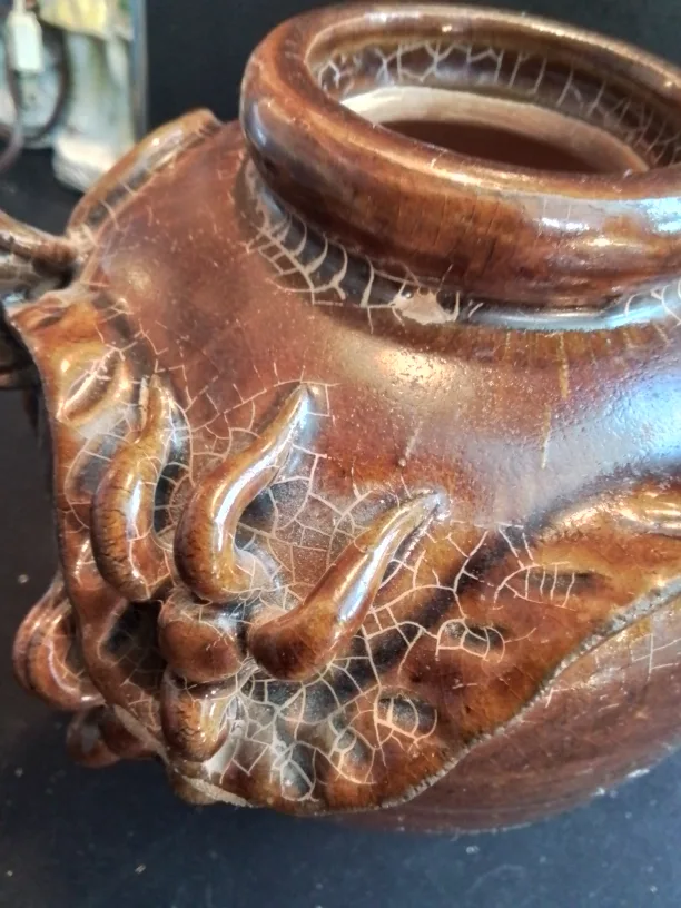 Chinese Brown Porcelain Dragon Vase image indicator(2)