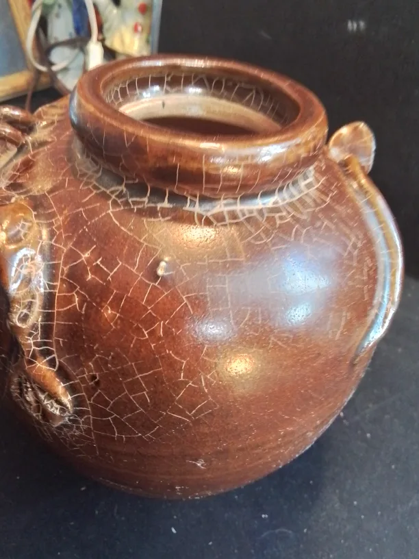 Chinese Brown Porcelain Dragon Vase image indicator(4)