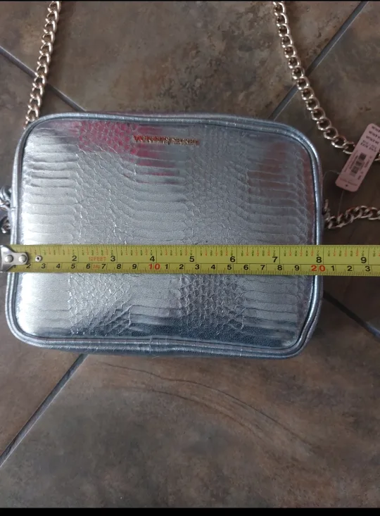 Victoria's secret chain link crossbody bag image indicator(5)