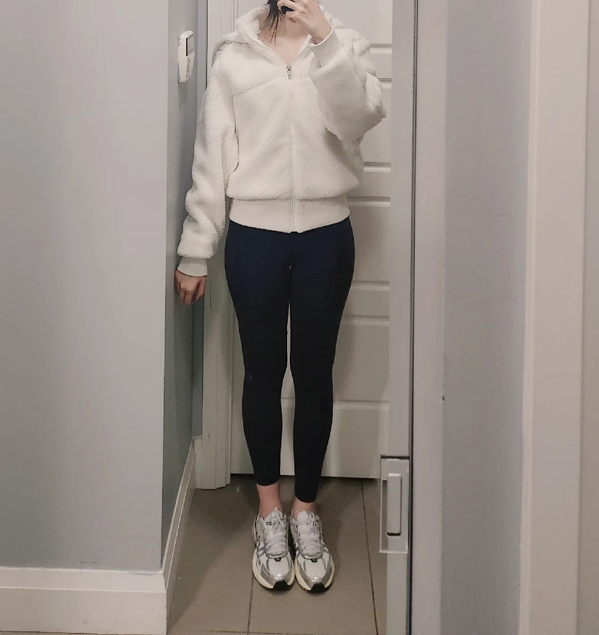 Cream Sherpa Zip-Up Hoodie from Andar ( Korean Yoga brand) image indicator(3)