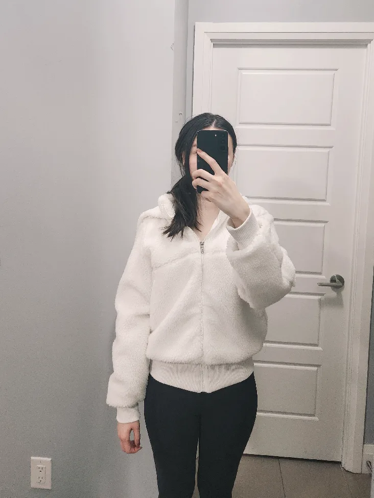 Cream Sherpa Zip-Up Hoodie from Andar ( Korean Yoga brand) image indicator(4)