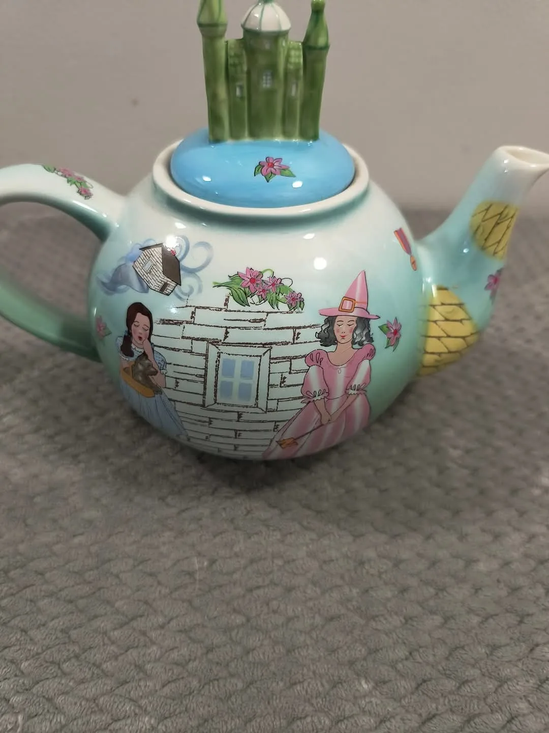 Wizard of Oz Collectible Teapot image indicator(3)