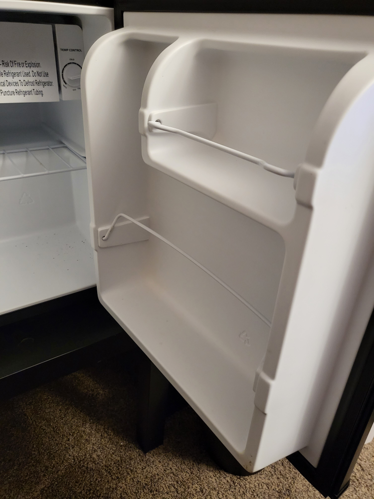Galanz Mini Fridge - photo 3