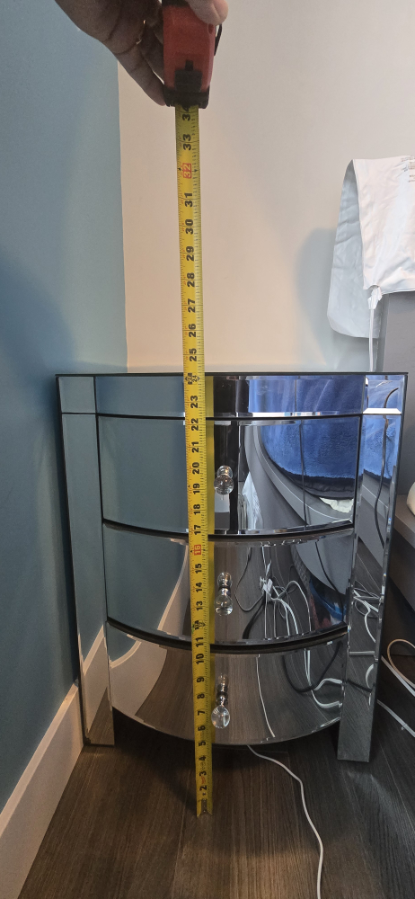 Mirrored bedside table with three drawers - photo 2