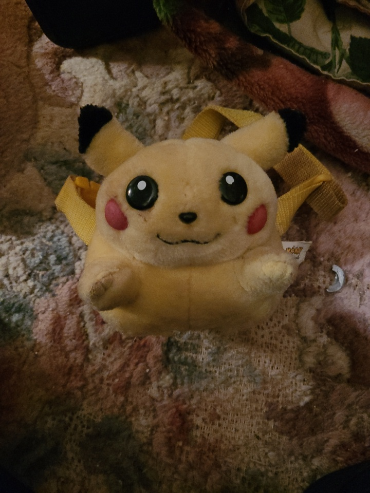 Vintage Pokémon Pikachu Plush pack