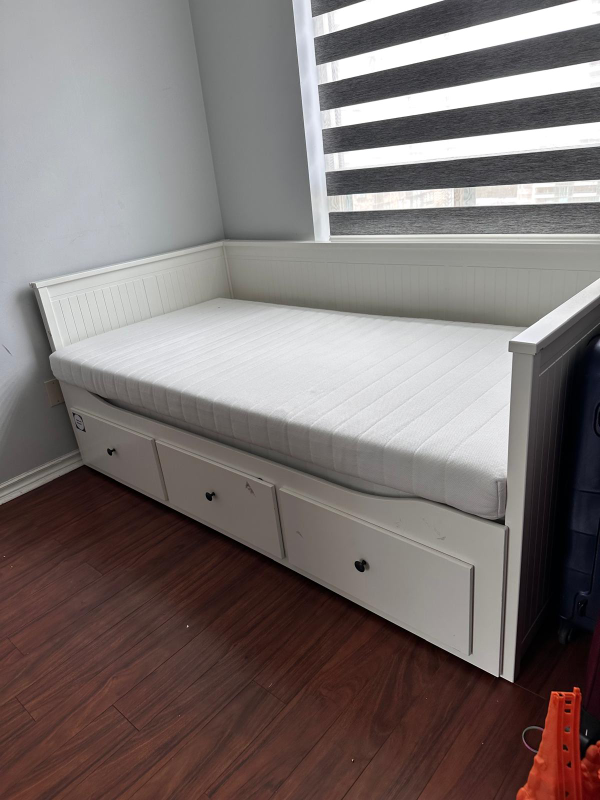 IKEA Hemnes Day Bed with 3 Drawers