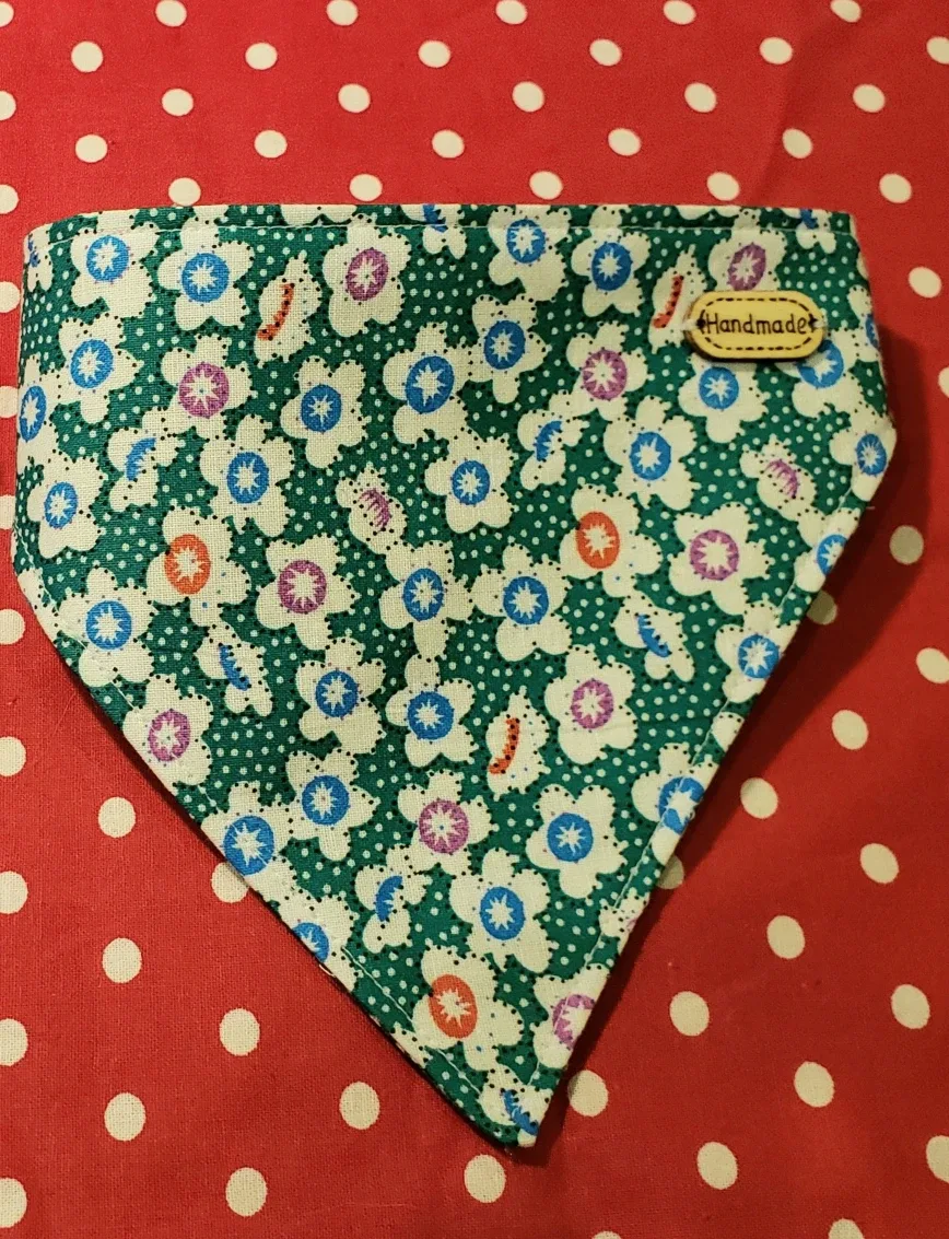 Handmade Pet Bandanas with Scrunchie image indicator(4)