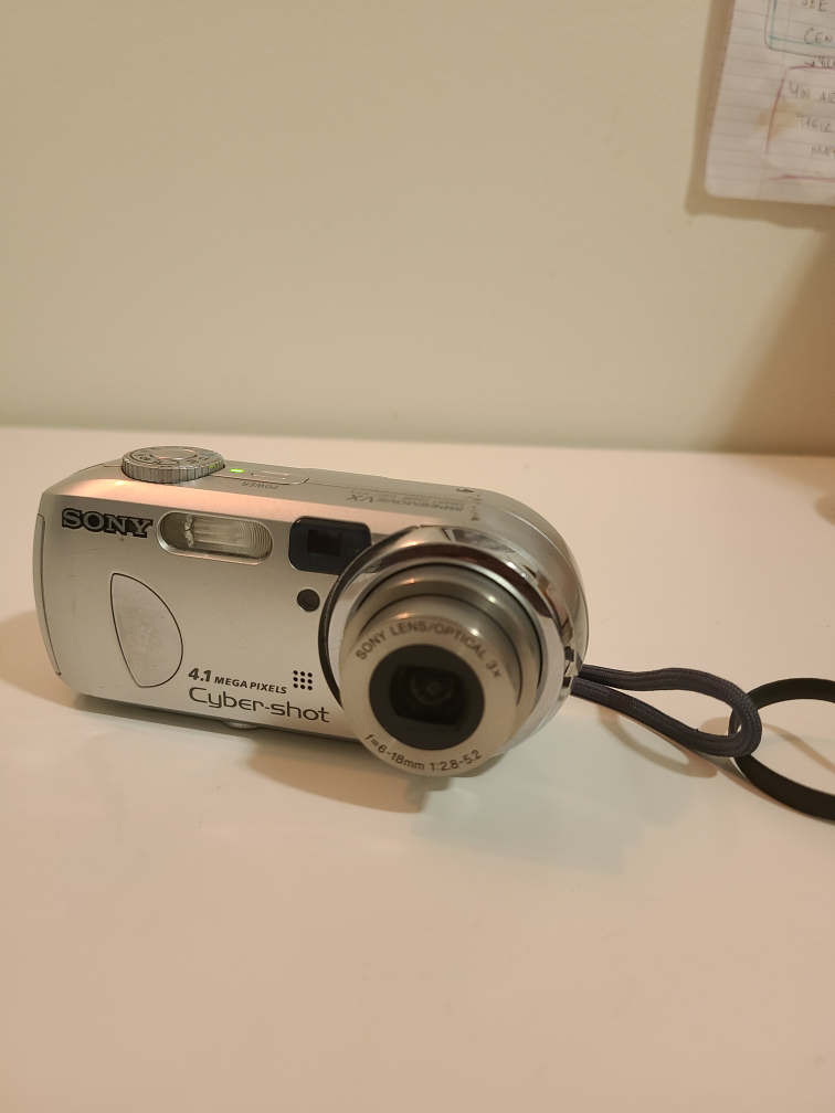 Sony Cybershot 4.1MP Digital Camera - photo 3