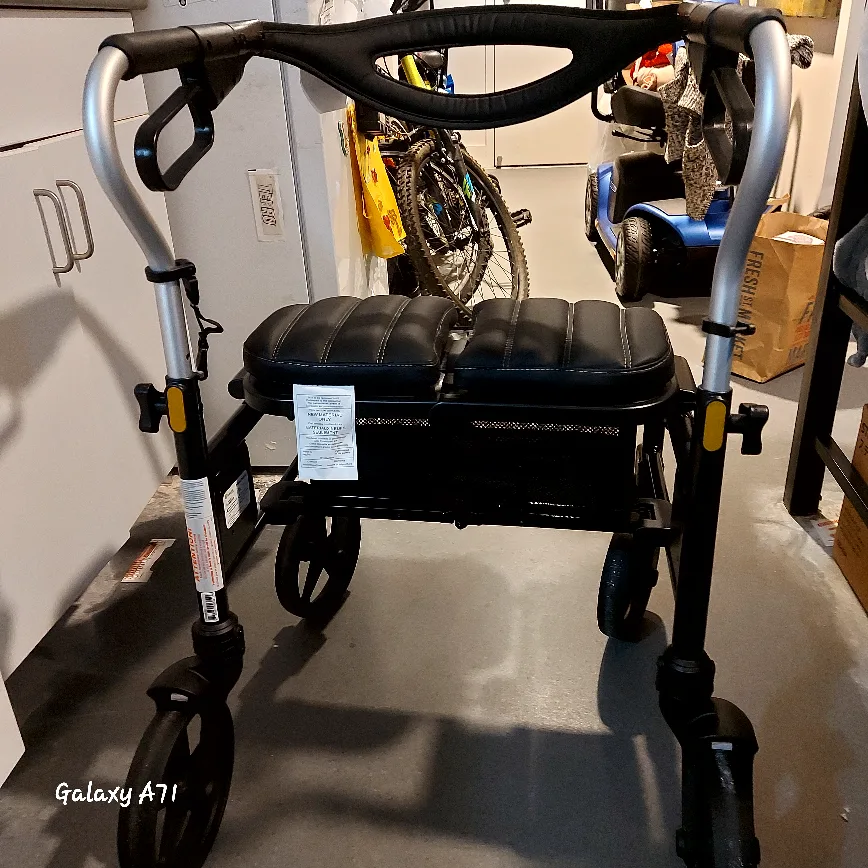 Walker-"Trillium Evolutionary-4 Wheeled Rollator Walker". image indicator(4)