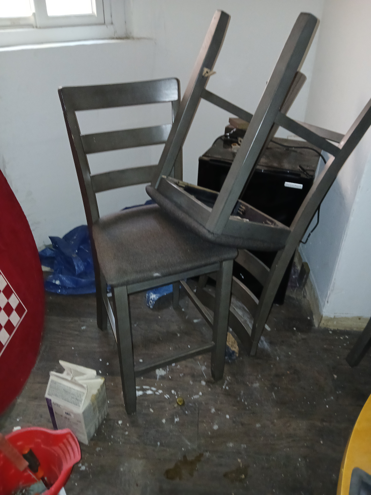 4 Gray Kitchen Chairs - photo 2