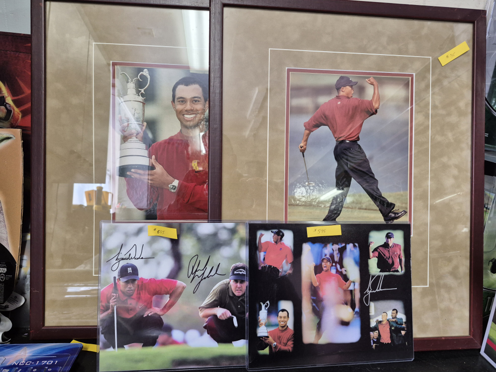 Tiger Woods Collectibles Lot - photo 3