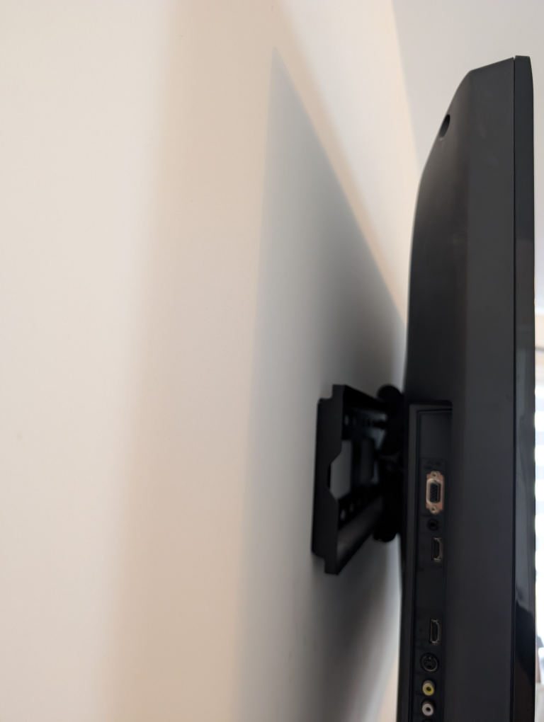 Sony Bravia 40" LCD TV and Wall Mount - photo 2
