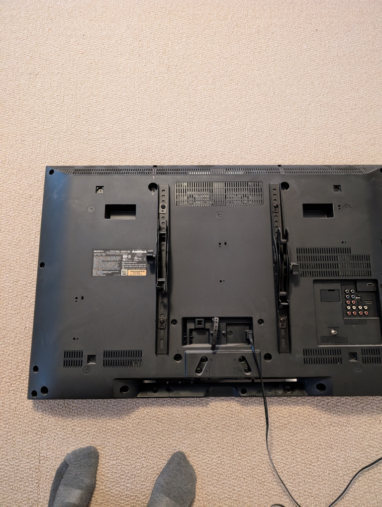 Sony Bravia 40" LCD TV and Wall Mount - photo 3