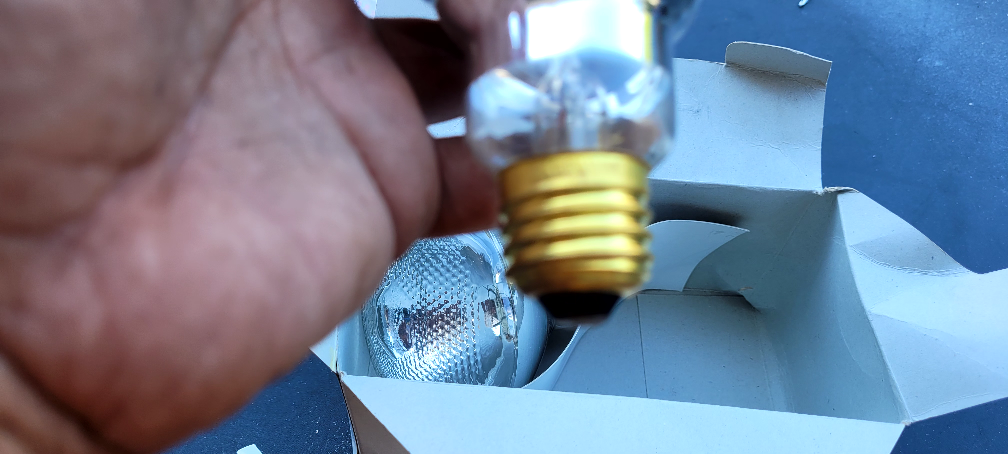 Two New PAR38 Halogen Bulbs - photo 3