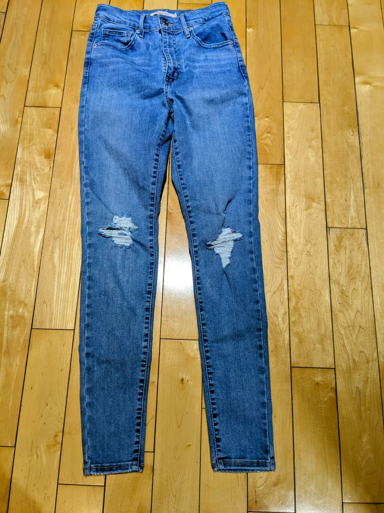 Levi's 721 High-Rise Skinny Jeans - Size 27 image indicator(2)