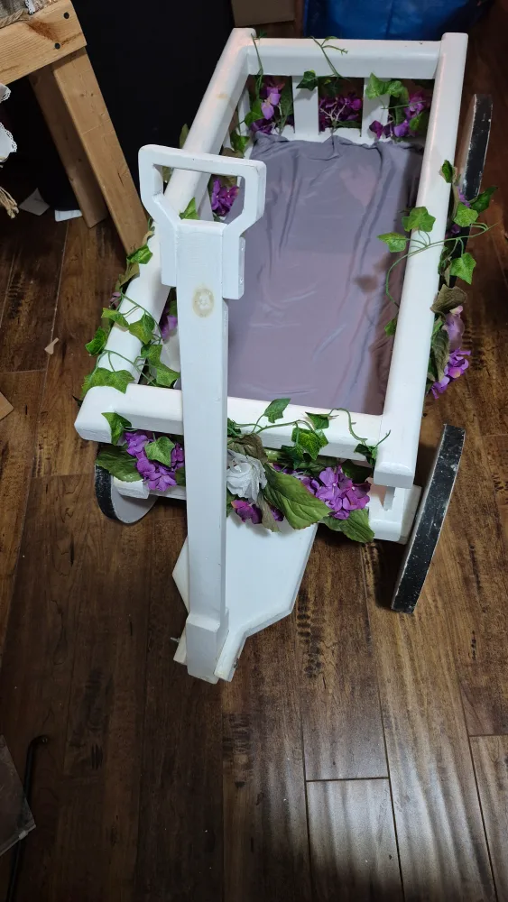 White Wooden Wagon with Guest Name Board image indicator(2)