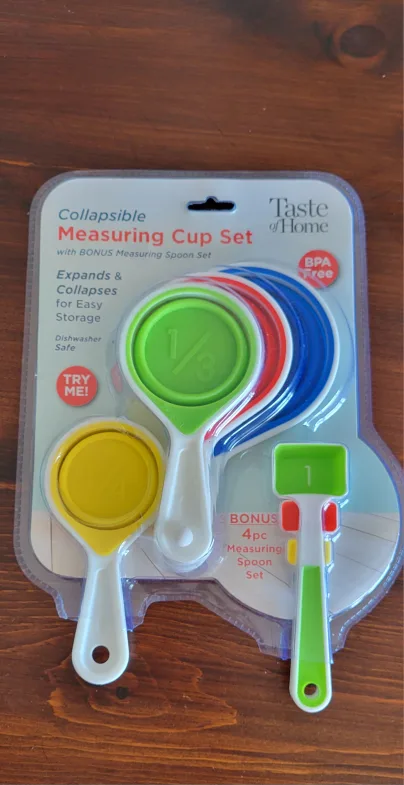 Sweet & Salty Divided Dish plus Collapsible Measuring Cup Set image indicator(6)