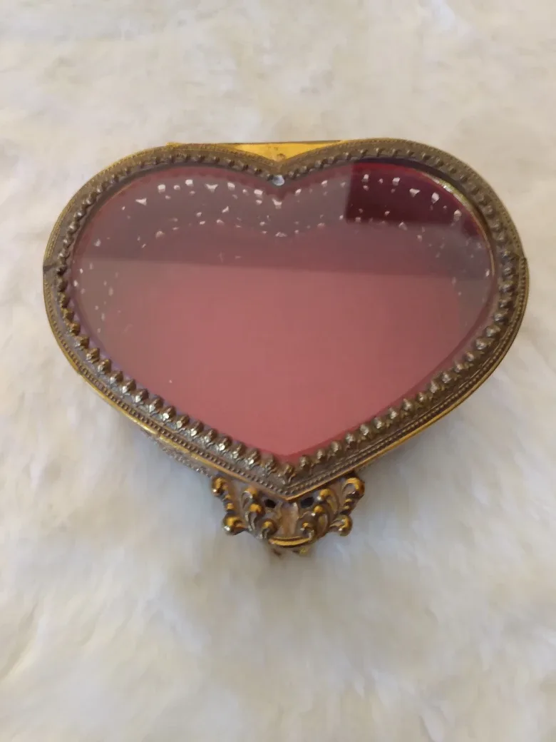 Vintage Heart-Shaped Trinket Box with Cherubs thumbnail