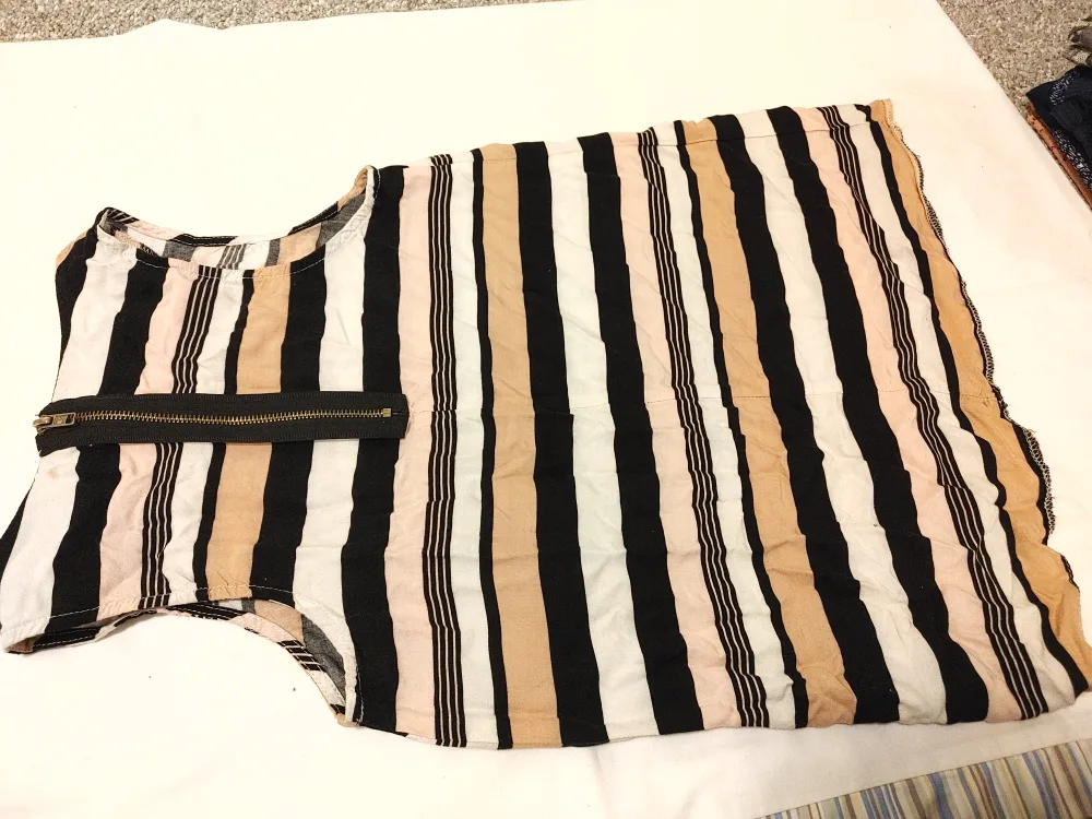 Black Cut-Out Crop Top & Striped Sleeveless Top Bundle image indicator(4)