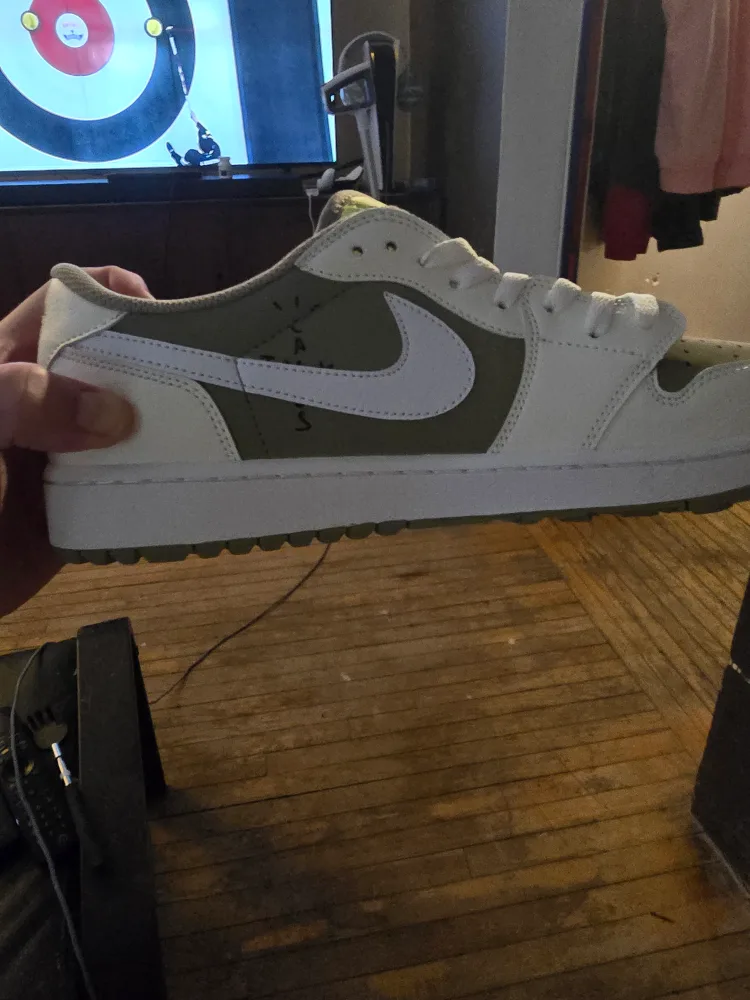 Travis Scott x Nike Air Trainer 1 image indicator(2)