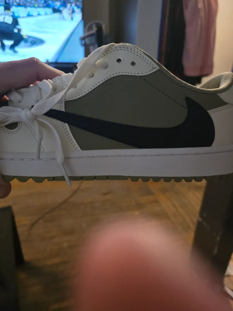 Travis Scott x Nike Air Trainer 1 image indicator(3)