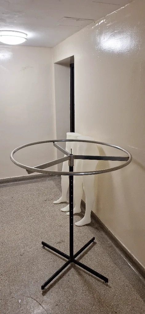 bundle of mannequins and rack for clothes image indicator(2)