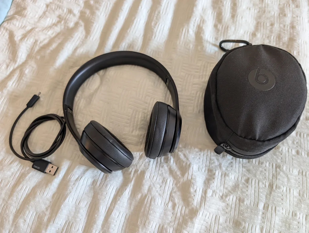 Beats Solo3 Wireless On-Ear Headphones - Black image indicator(4)