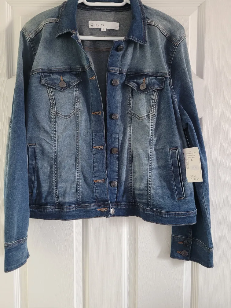 Women's Large and Xlarge assorted spring Jackets image indicator(6)