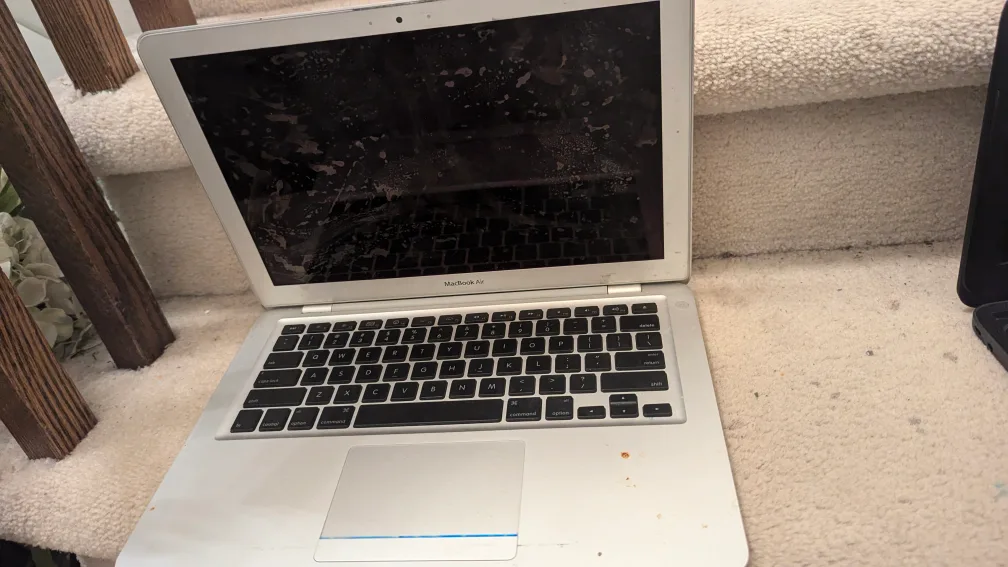 MacBook Air - For Parts or Repair image indicator(2)