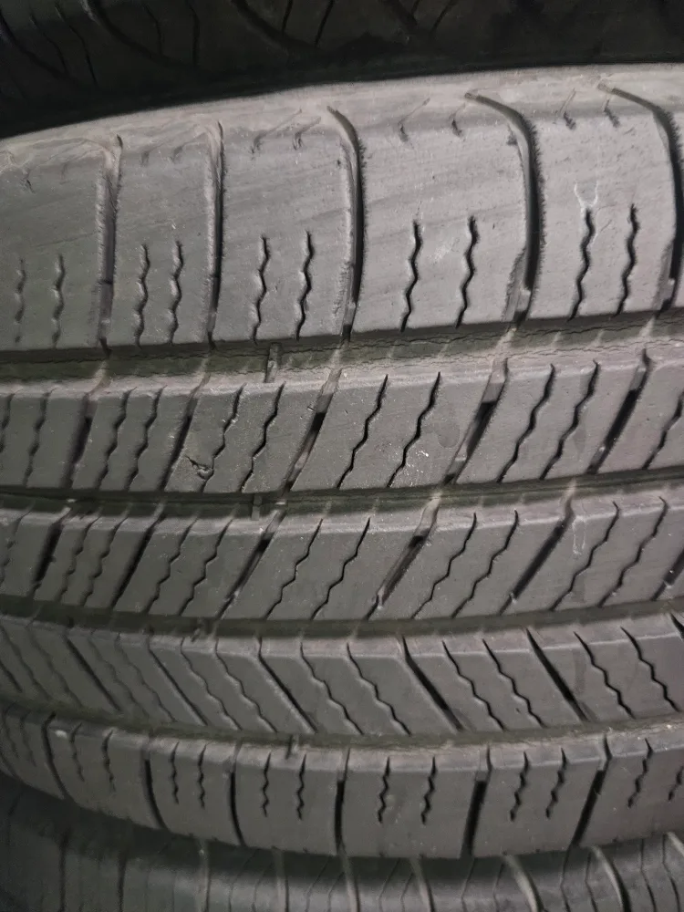 tires all season image indicator(3)