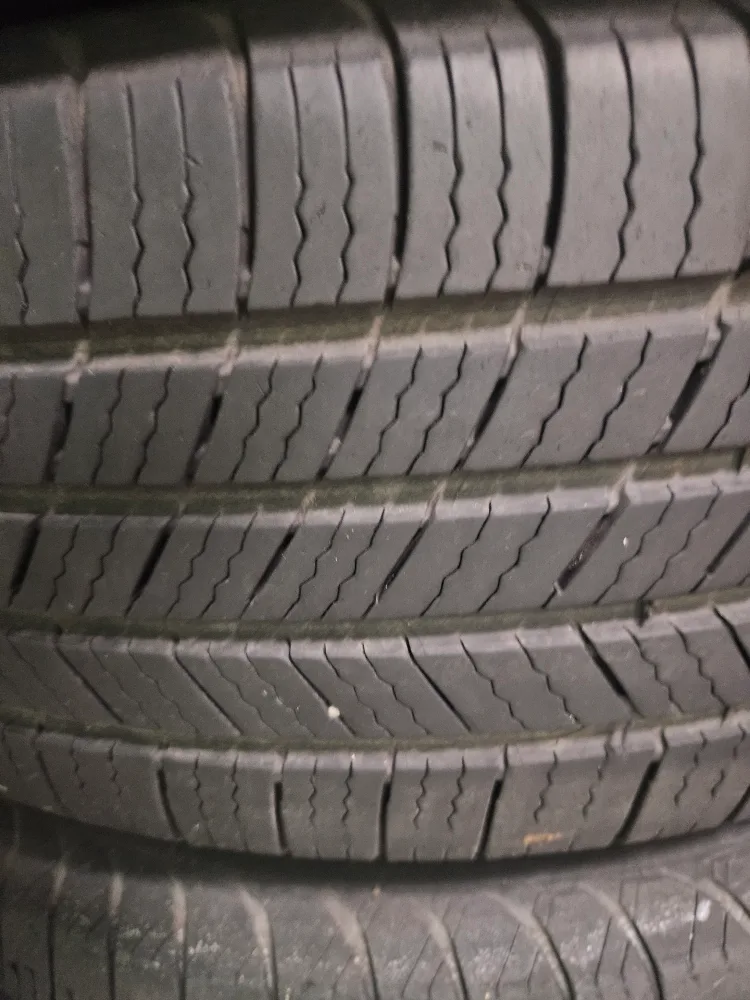 tires all season image indicator(4)