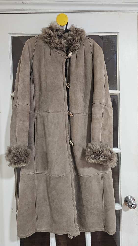 Mufflone Original Sheepskin Coat - Size 46