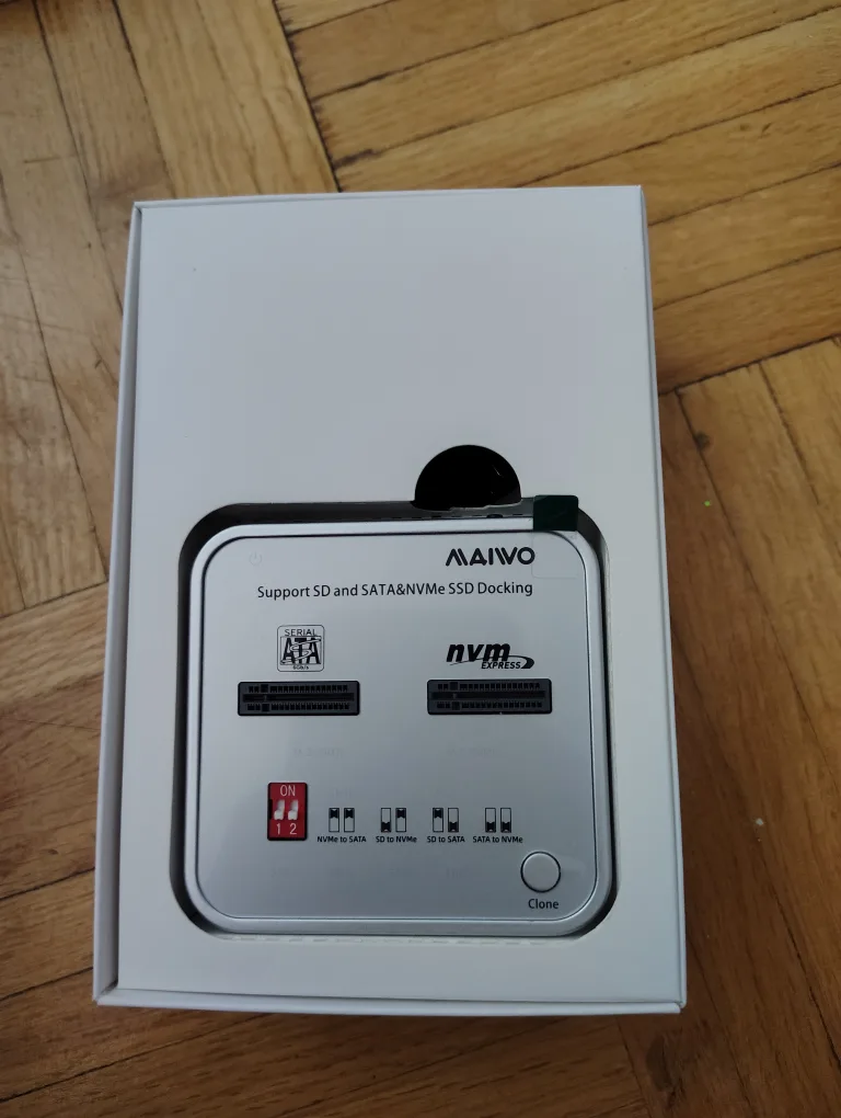 MAIWO M.2 NVMe SSD Duplicator Docking Station image indicator(3)