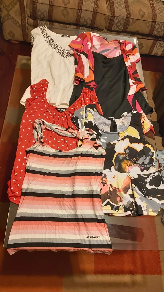 Women's Clothing Bundle image indicator(2)