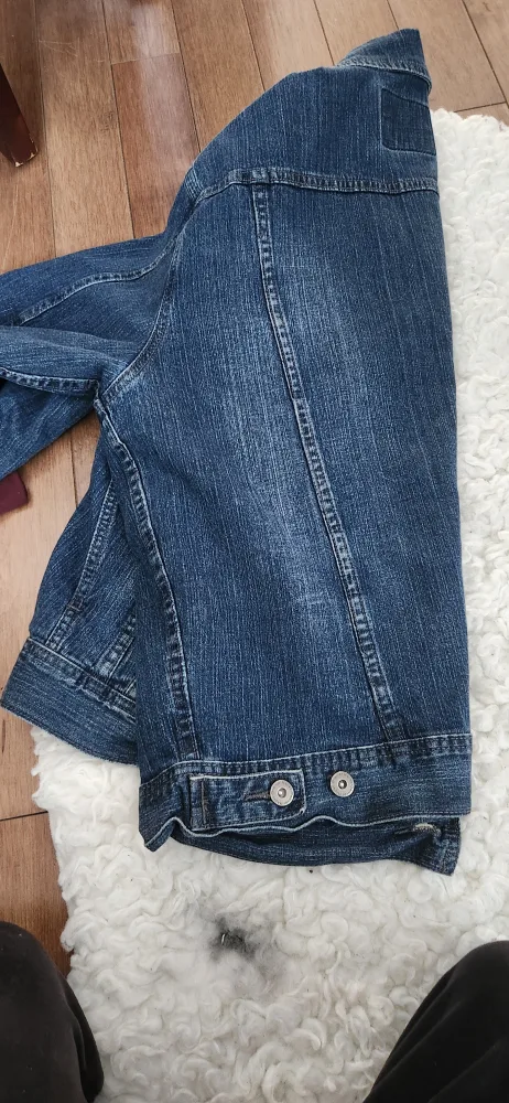 Denver Hayes Denim Jacket - Size Small image indicator(3)