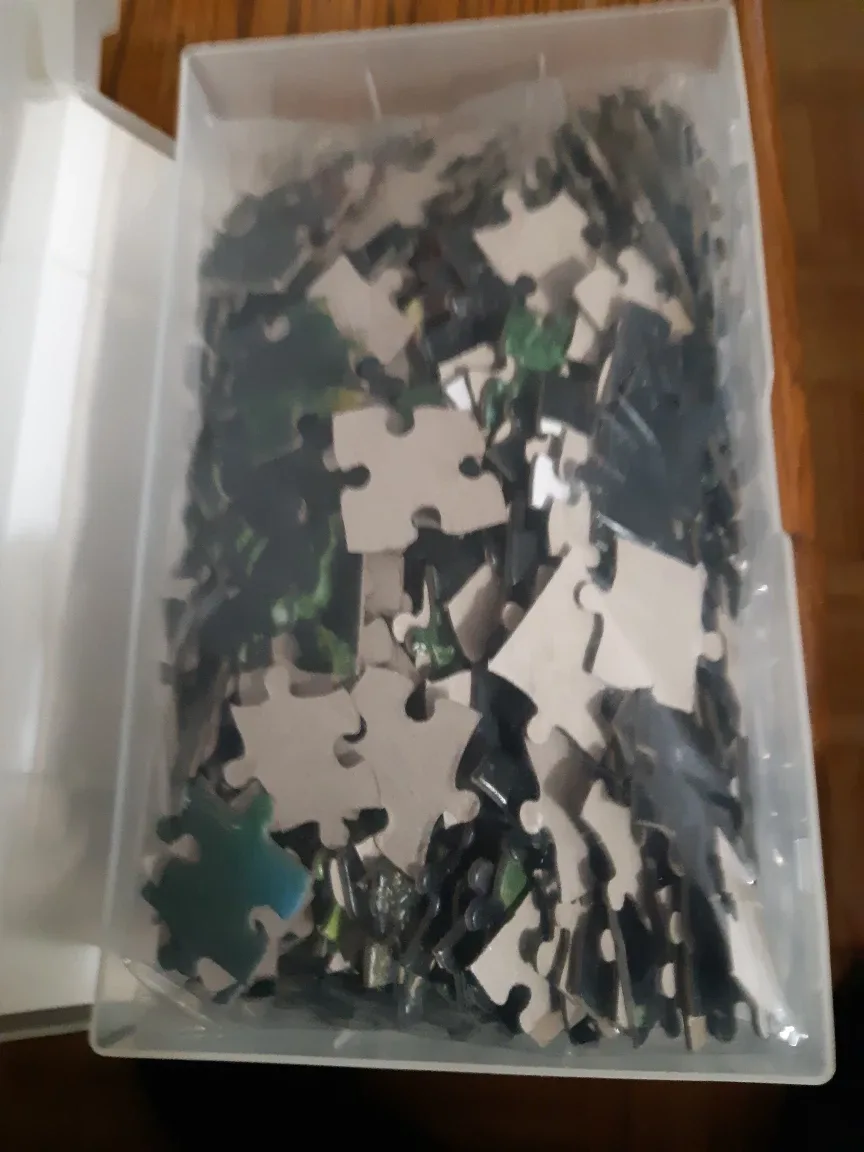 Alien Blockbuster 500-Piece Jigsaw Puzzle image indicator(4)