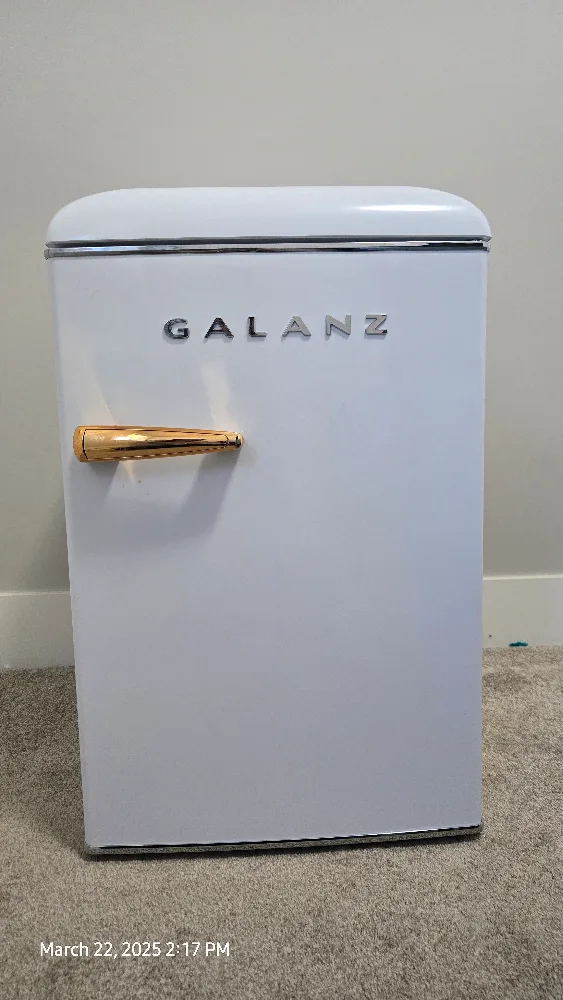 Galanz Retro Mini Fridge - White thumbnail
