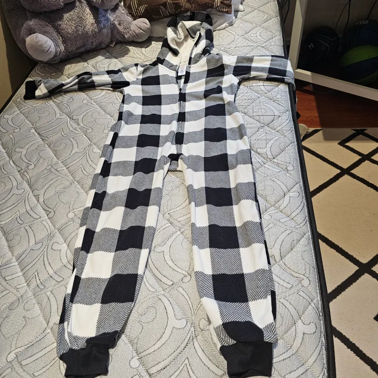 PJ Place Kids' Size M/L Black and White Pajamas image indicator(3)