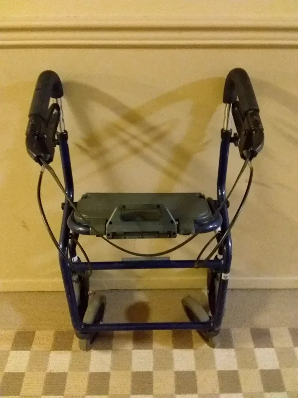 ➡️ Medical Assist 4 Wheel Foldable Walker with Seat ♿ 💺 image indicator(3)