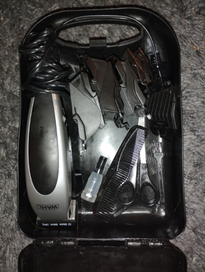 Wahl Hair Clipper Kit with multiple guards - photo 5