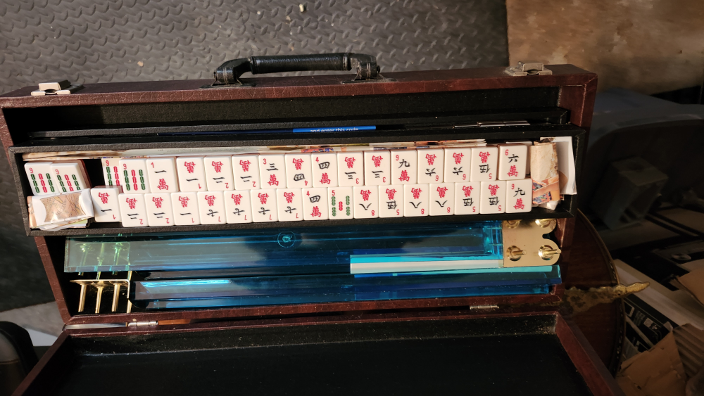 Vintage Mahjong Set in Carry Case - photo 2