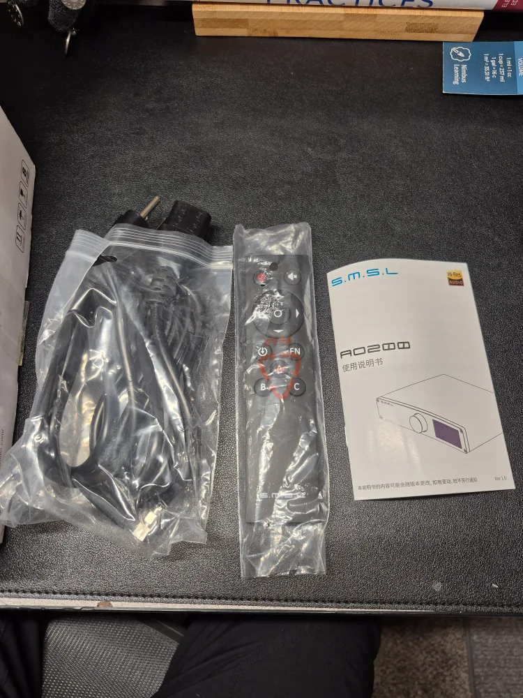 Smsl AO200 all in one amp with remote image indicator(3)