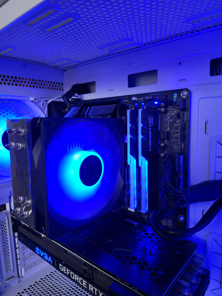 EVGA RTX 3070 GAMING PC | I7-9700K | 1TB | 16GB RAM - photo 2