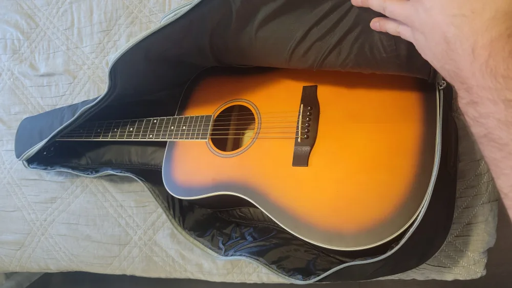 Donner Acoustic Guitar + Bag + Tools image indicator(2)