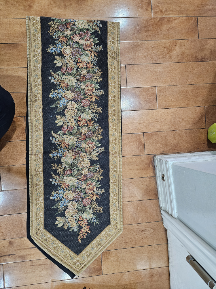 Table Runner New